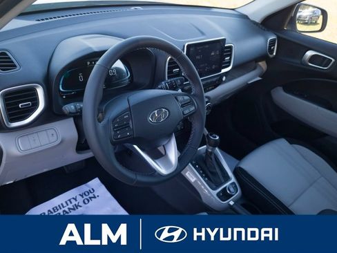 New 2026 Hyundai Venue SEL FWD image 13