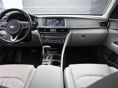 Used 2018 Kia Optima EX w/ Technology Package image 9