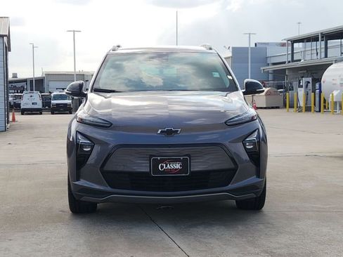 Used 2022 Chevrolet Bolt EUV Premier FWD image 2