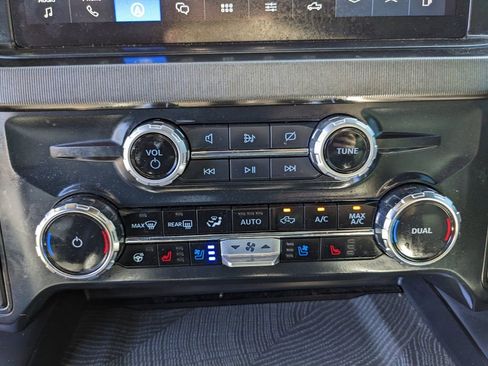 Used 2024 Ford F350 Platinum w/ FX4 Off-Road Package image 21