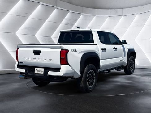 Used 2025 Toyota Tacoma TRD Off-Road AWD/4WD image 5
