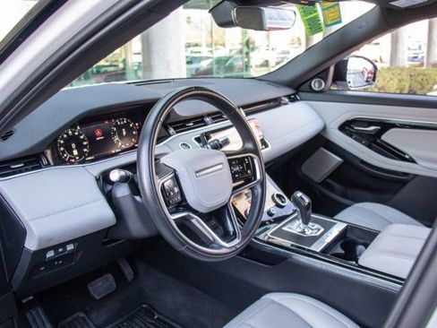 Used 2022 Land Rover Range Rover Evoque SE image 11