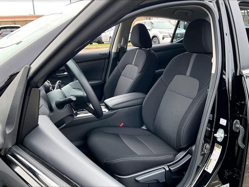 Certified 2024 Nissan Sentra SV w/ Lighting Package FWD image 8