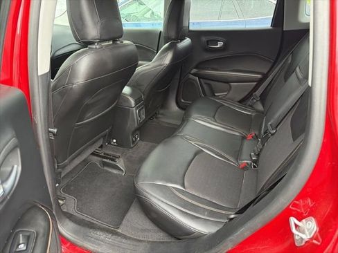 Used 2018 Jeep Compass Latitude w/ Popular Equipment Group AWD/4WD image 10