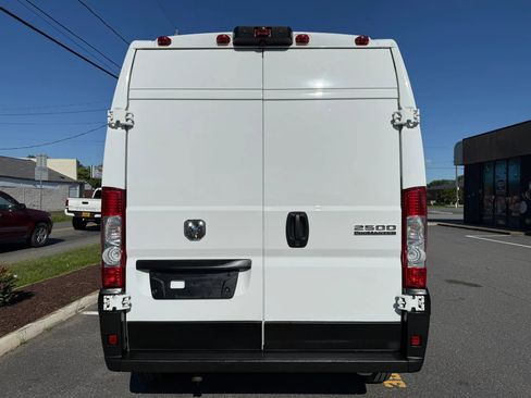 Used 2023 RAM ProMaster 2500 FWD image 5
