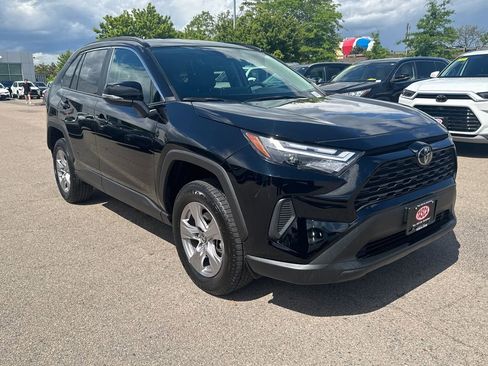 Used 2025 Toyota RAV4 XLE AWD/4WD image 10