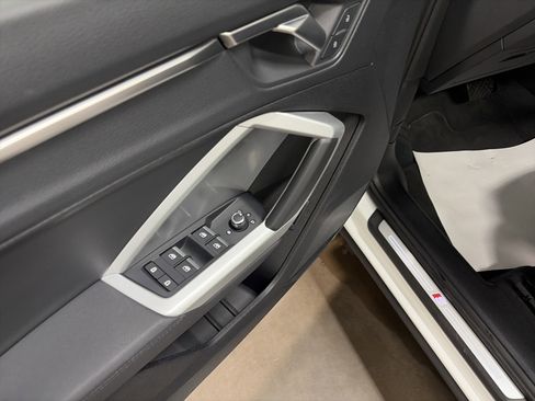 Used 2025 Audi Q3 2.0T Premium image 25