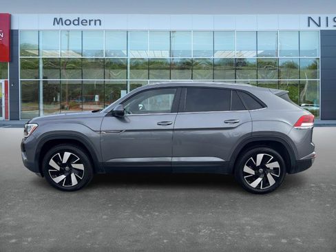 Used 2024 Volkswagen Atlas Cross Sport SE image 10