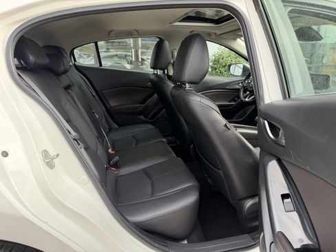 Used 2018 MAZDA MAZDA3 Grand Touring w/ Premium Equipment Package image 24