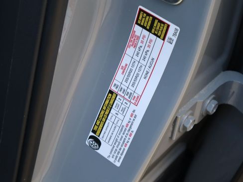 Used 2025 Nissan Murano SL AWD/4WD image 32