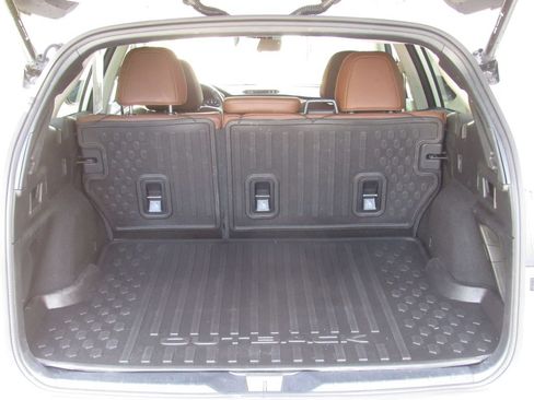 Used 2023 Subaru Outback Touring AWD/4WD image 22