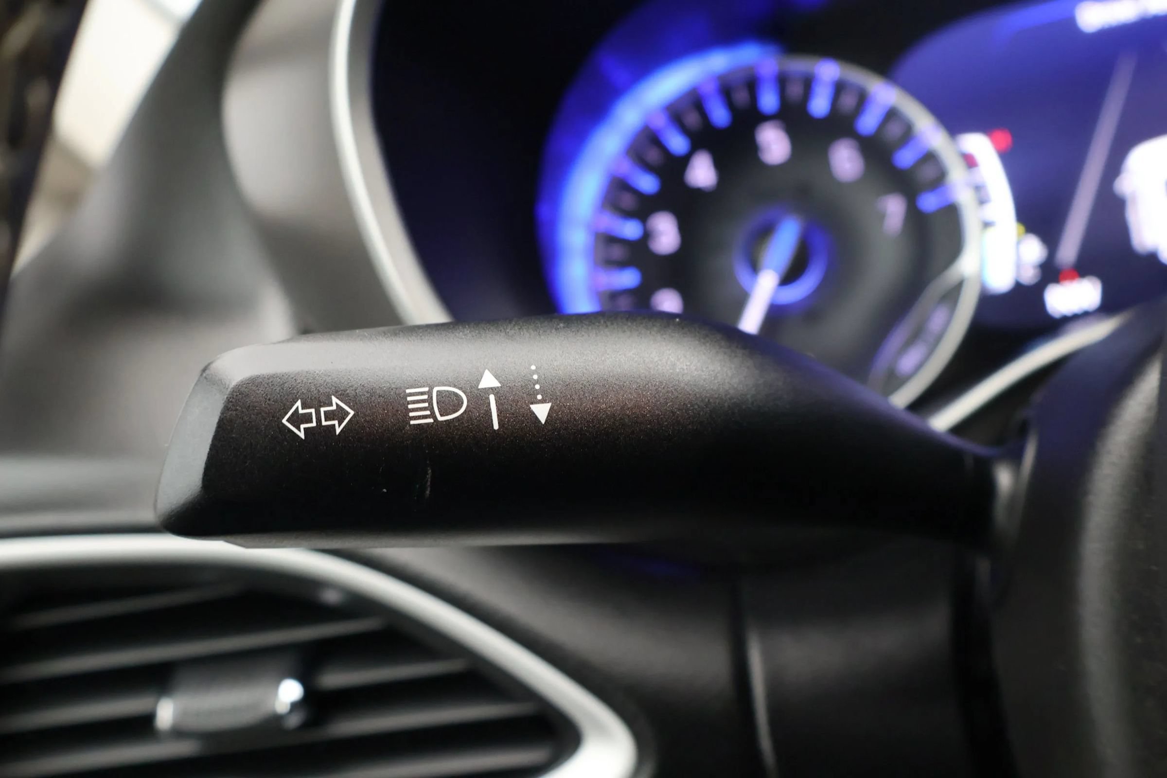 Used 2024 Chrysler Pacifica Touring-L FWD image 25