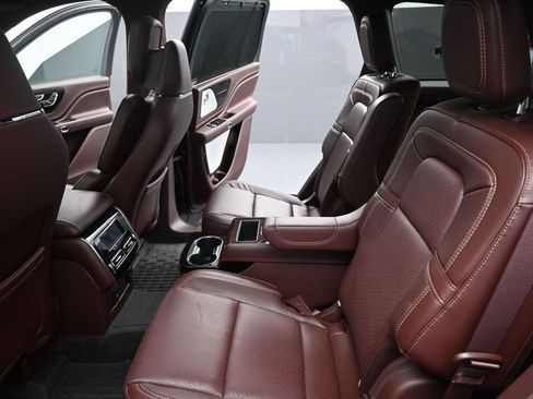 Used 2023 Lincoln Aviator Black Label w/ Jet Package AWD/4WD image 17