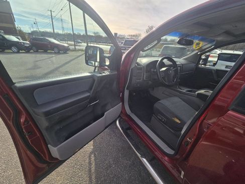 Used 2004 Nissan Titan SE AWD/4WD image 18