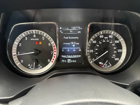 Used 2017 Nissan Titan SV RWD image 26