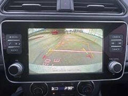 Used 2022 Nissan Leaf S image 20