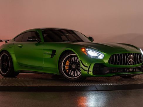 Used 2018 Mercedes-Benz AMG GT R image 31