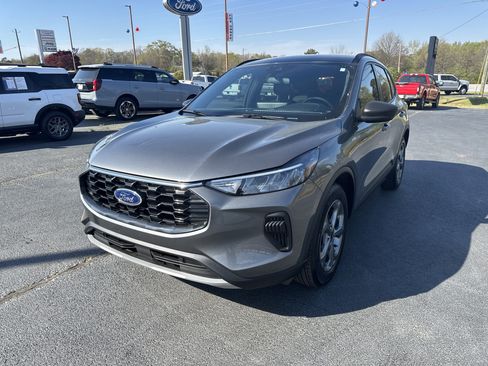 Used 2025 Ford Escape ST-Line w/ Equipment Group 301A image 2