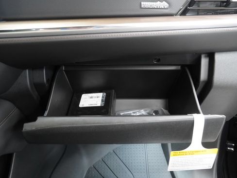 New 2026 Chevrolet Suburban High Country AWD/4WD image 43
