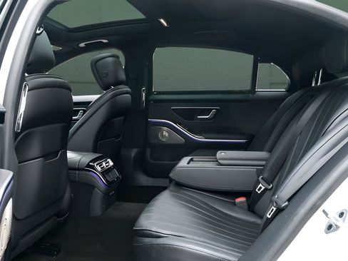 Used 2022 Mercedes-Benz S 500 4MATIC w/ AMG Line Package image 29
