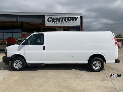 Used 2023 Chevrolet Express 2500 Extended image 4