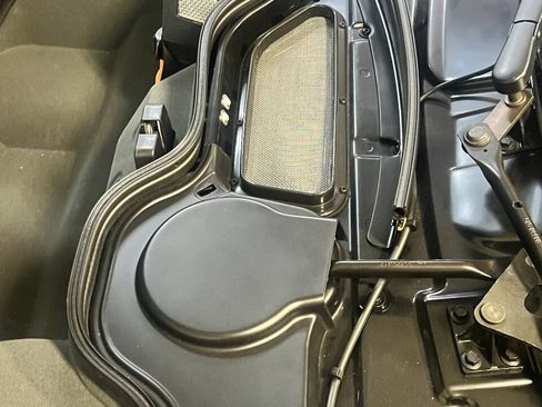 Used 2006 Ford GT RWD image 20