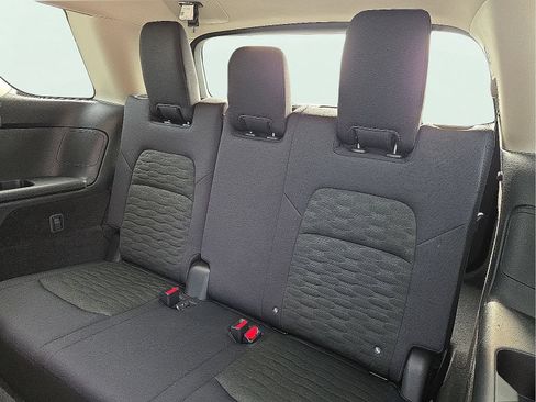 Used 2025 Nissan Pathfinder SV AWD/4WD image 11