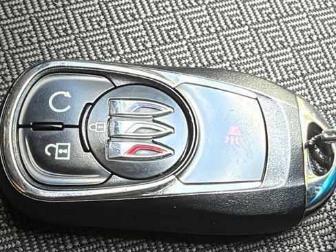 Used 2025 Buick Encore GX Preferred AWD/4WD image 23