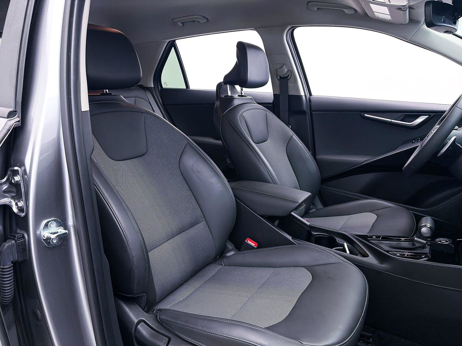 Used 2025 Kia Niro EX FWD image 38