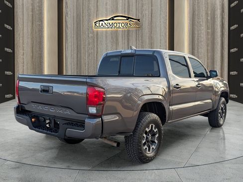 Used 2019 Toyota Tacoma SR image 8