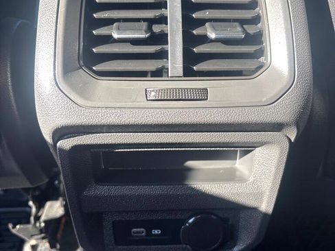 Used 2021 Volkswagen Tiguan SE w/ Panoramic Sunroof Package image 20