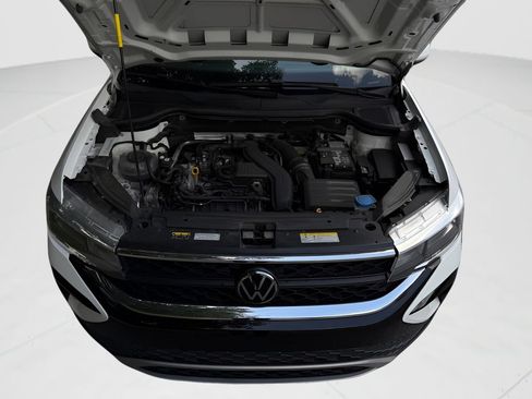 Used 2024 Volkswagen Taos SE w/ Black Wheel Package FWD image 24
