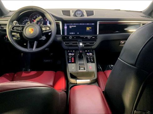 Certified 2023 Porsche Macan Turbo image 14
