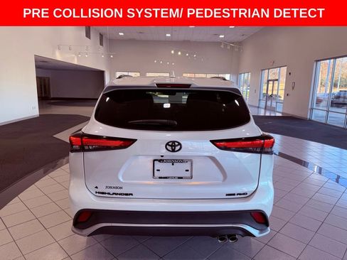 Used 2022 Toyota Highlander XSE image 6