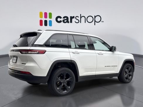 Used 2024 Jeep Grand Cherokee Limited w/ Black Appearance Package AWD/4WD image 5