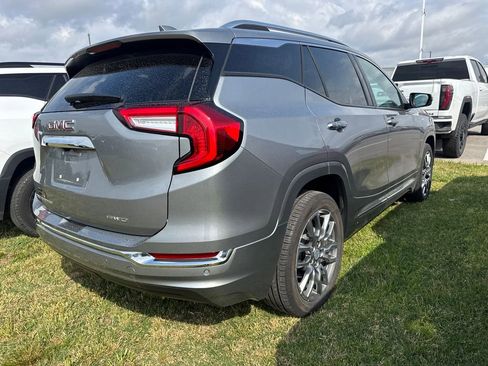 Used 2023 GMC Terrain Denali w/ Denali Premium Package AWD/4WD image 4