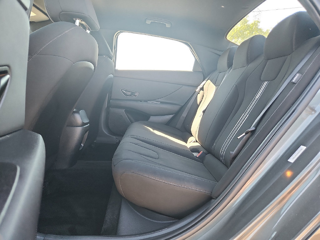 Used 2025 Hyundai Elantra Sport FWD image 6