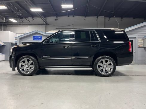 Used 2017 GMC Yukon Denali w/ Open Road Package AWD/4WD image 4