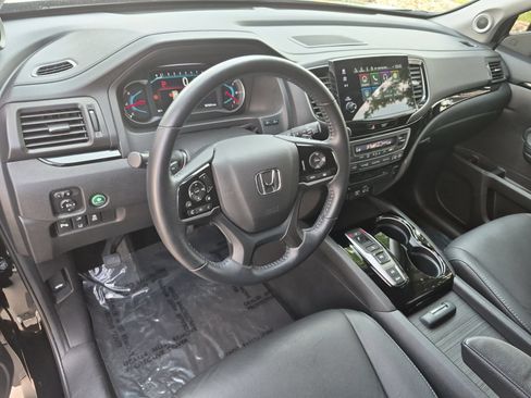 Used 2022 Honda Pilot Touring image 10