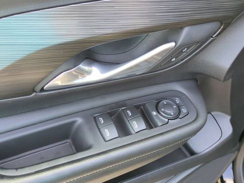Used 2024 GMC Terrain SLE FWD image 12