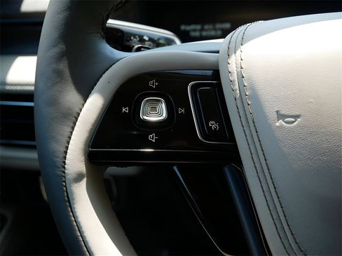 Used 2020 Lincoln Aviator Reserve w/ Equipment Group 202A image 23