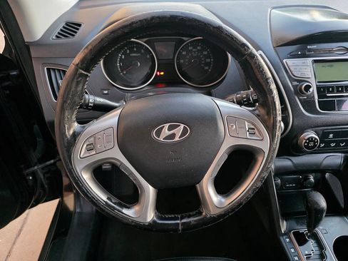 Used 2011 Hyundai Tucson GLS image 16