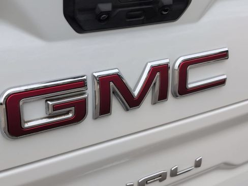 Used 2024 GMC Sierra 1500 Denali w/ Technology Package AWD/4WD image 33