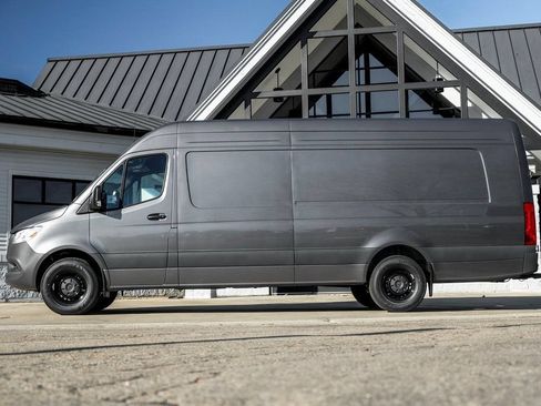 Used 2026 Mercedes-Benz Sprinter 2500 image 3
