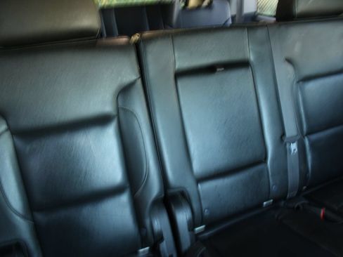 Used 2015 GMC Yukon SLT w/ Open Road Package RWD image 19