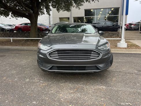 Used 2020 Ford Fusion SE image 2