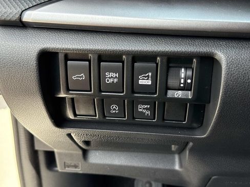 Used 2023 Subaru Forester Premium AWD/4WD image 43