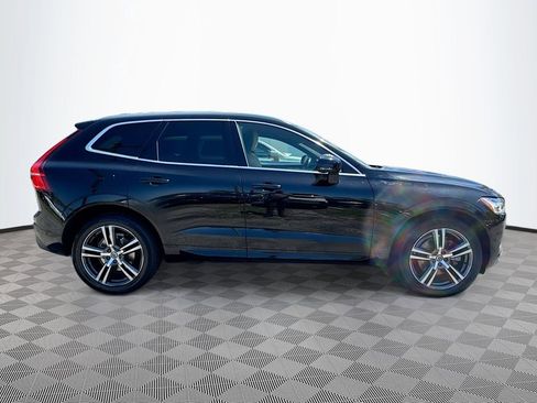 Used 2018 Volvo XC60 T6 Momentum w/ Vision Package AWD/4WD image 5