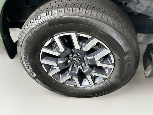 Used 2024 Nissan Frontier SL w/ Technology Package image 11