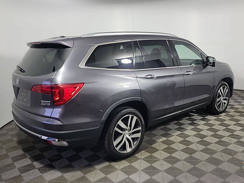 Used 2016 Honda Pilot Touring image 4
